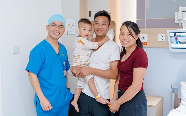 Tưởng Viêm Tai Giữa Ra Là Khối U Cholesteatoma Chắn Kín Tai Bé 3 Tuổi - Ảnh 4. Tưởng Viêm Tai Giữa Ra Là Khối U Cholesteatoma Chắn Kín Tai Bé 3 Tuổi - Ảnh 4.