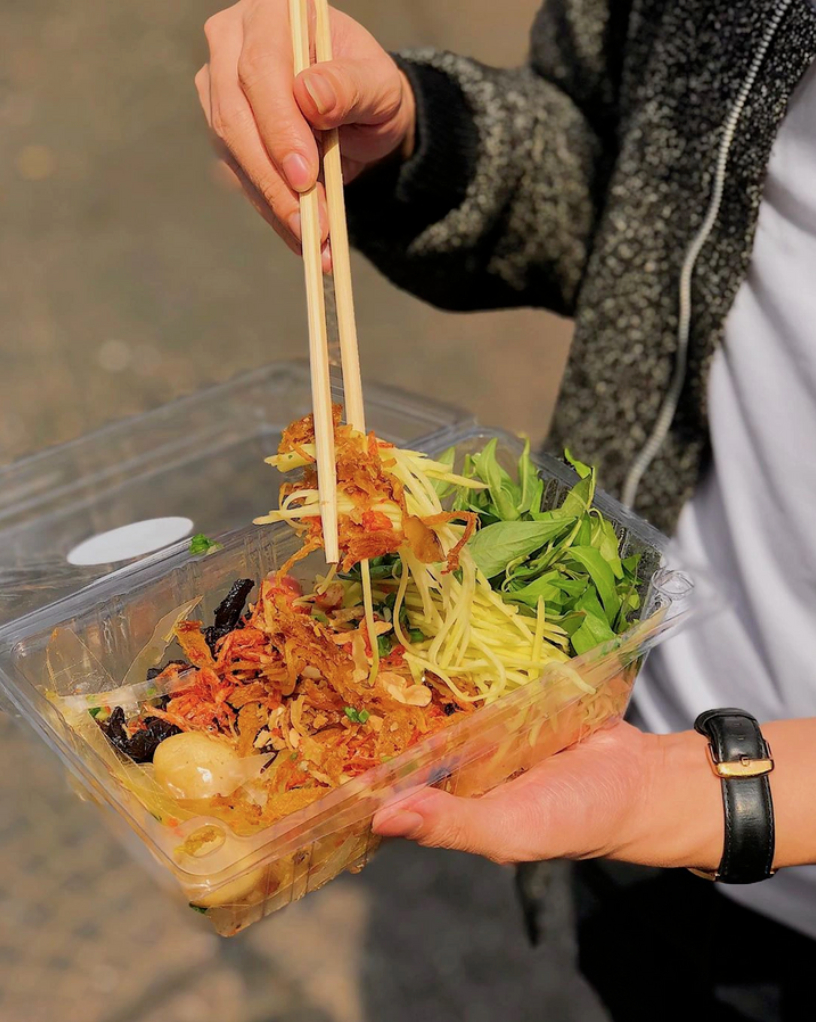 Bánh tráng trộn - món ăn vặt bí ẩn nhất Việt Nam đang thu hút sự chú ý - Ảnh 3. Bánh tráng trộn - món ăn vặt bí ẩn nhất Việt Nam đang thu hút sự chú ý - Ảnh 3.