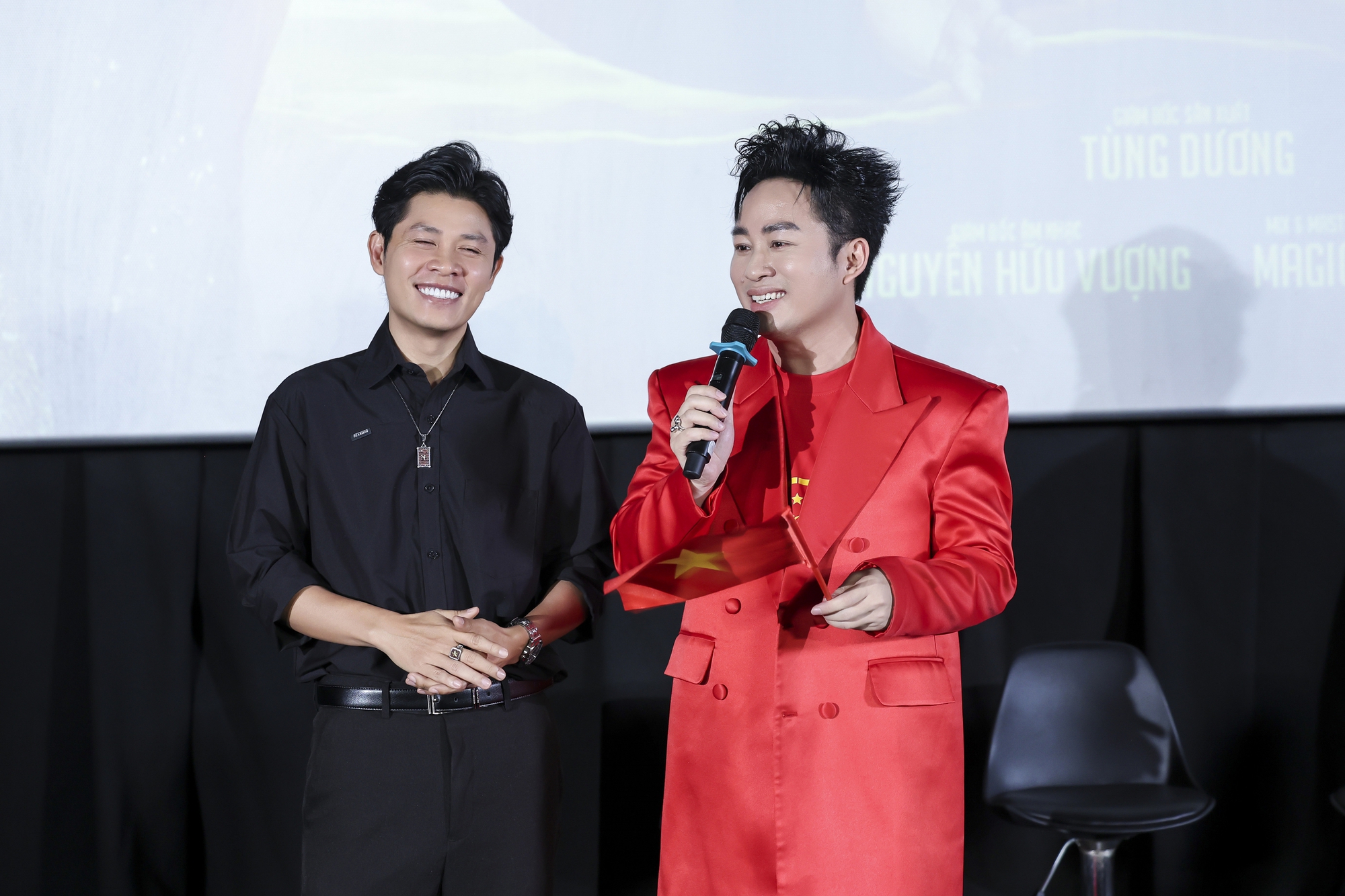 Divo Tùng Dương lần đầu diễn xuất, nói lý do không cho Nguyễn Văn Chung vai nào: "Vì bạn ấy đẹp trai hơn"- Ảnh 1. Divo Tùng Dương lần đầu diễn xuất, nói lý do không cho Nguyễn Văn Chung vai nào: "Vì bạn ấy đẹp trai hơn"- Ảnh 1.