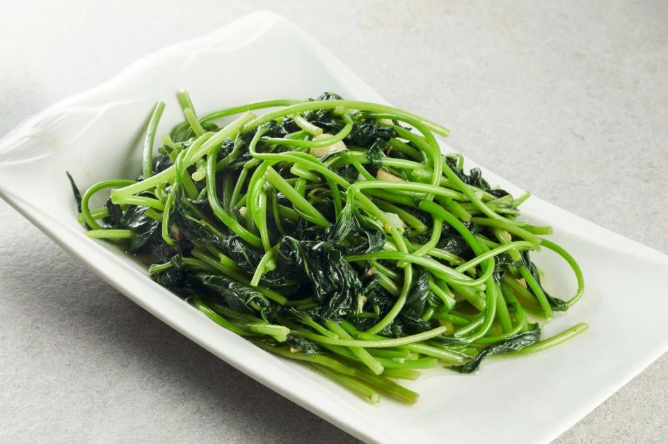 Loại rau bị nhiều người Việt chê nhưng sang Mỹ lại được "săn đón", giá lên tới tiền triệu bởi công dụng ức chế tế bào ung thư - Ảnh 1.