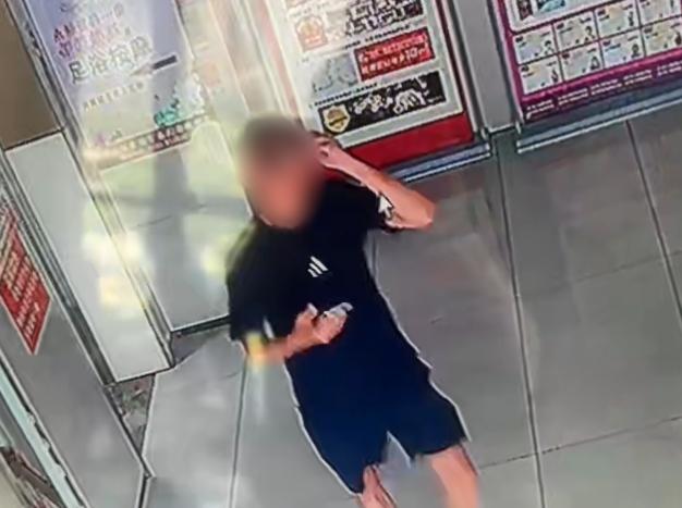 Kh&aacute;ch mua h&agrave;ng 3 triệu lại chuyển khoản 150 triệu đồng - Ảnh 1.