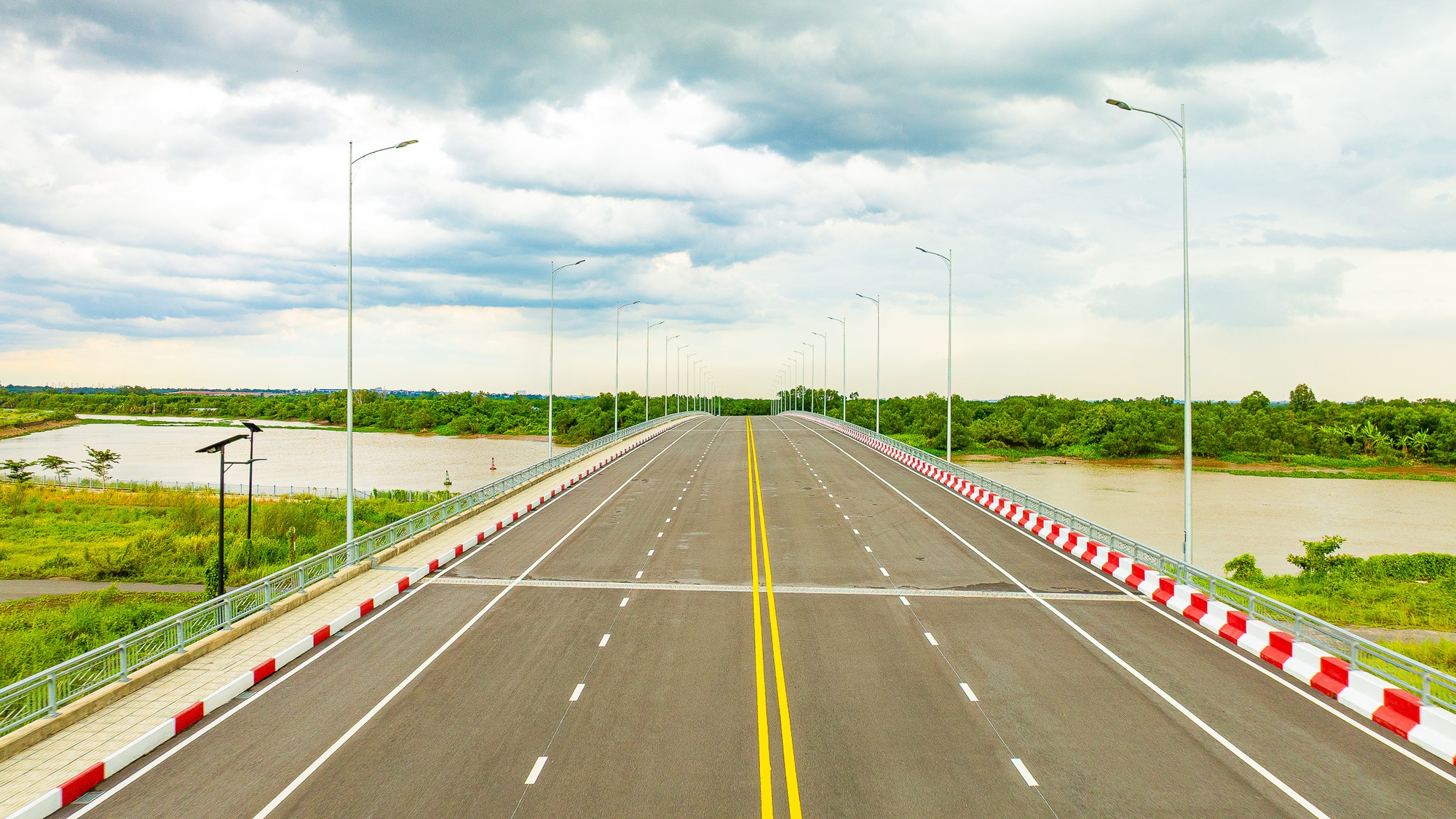 Toàn cảnh khu vực sẽ mở đường 2.500 tỷ, giải cứu cây cầu 400 tỷ: Hàng loạt dự án của Novaland, Nam Long sắp kết nối trực tiếp với cao tốc - Ảnh 4.