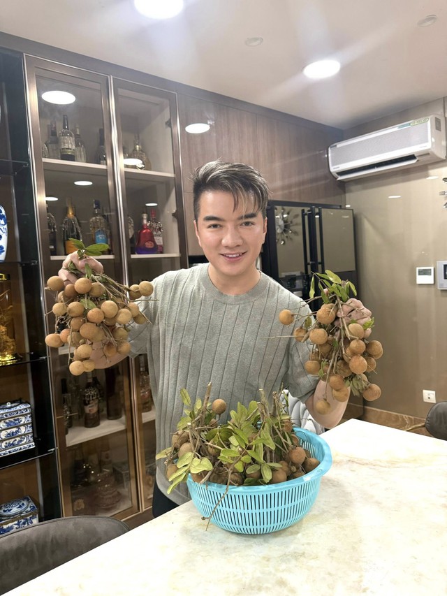 Đàm Vĩnh Hưng: "Tôi mà chịu uốn dẻo hay nịnh nọt giỏi thì giờ đã rất giàu có"- Ảnh 2. Đàm Vĩnh Hưng: "Tôi mà chịu uốn dẻo hay nịnh nọt giỏi thì giờ đã rất giàu có"- Ảnh 2.