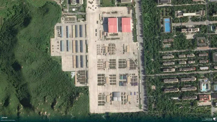 Ảnh vệ tinh tiết lộ quy m&ocirc; kh&iacute; t&agrave;i xuất hiện trong lễ duyệt binh Trung Quốc - Ảnh 2.