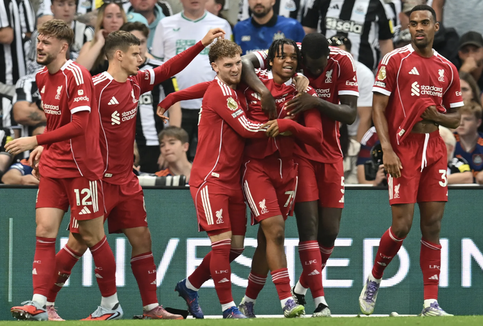 Sao 16 tuổi Ngumoha tỏasáng, Liverpool thắng Newcastle phút 90+10- Ảnh 8.