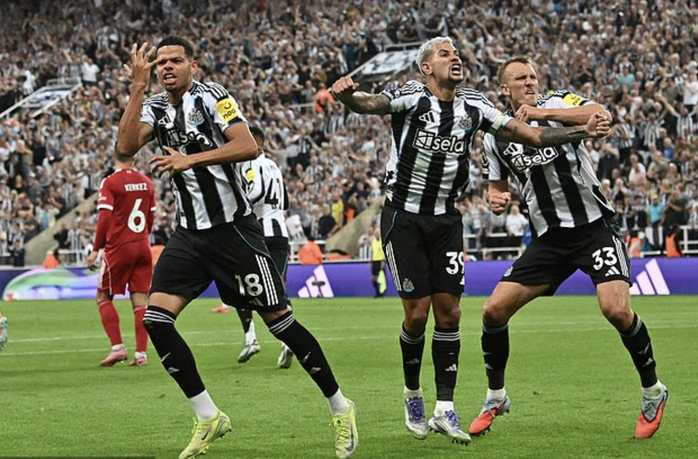Sao 16 tuổi Ngumoha tỏasáng, Liverpool thắng Newcastle phút 90+10- Ảnh 6.