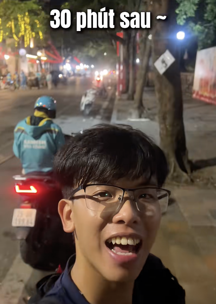 Danh t&iacute;nh ch&agrave;ng trai SN 2002 tặng phong b&igrave; cho c&aacute;c c&ocirc; lao c&ocirc;ng H&agrave; Nội, chờ hợp luyện xong mới ra đường dọn r&aacute;c- Ảnh 6.