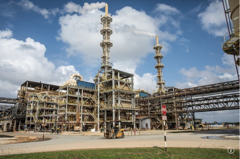 Trung Quốc cấm xuất, Mỹ khát nguồn cung: Quốc gia nhỏ Đông Nam Á bất ngờ ra tay "bẻ lái" cuộc chơi - Ảnh 1.