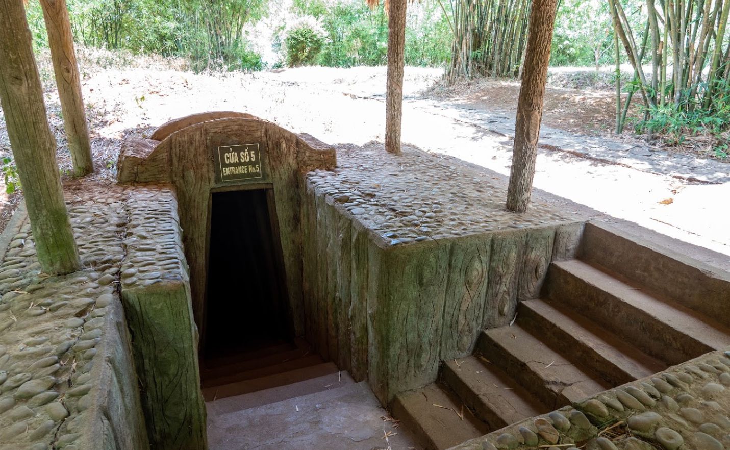 Một Di tích Quốc gia đặc biệt dừng đón khách: Dự kiến đến hết năm nhưng vẫn có trường hợp được vào - Ảnh 7.