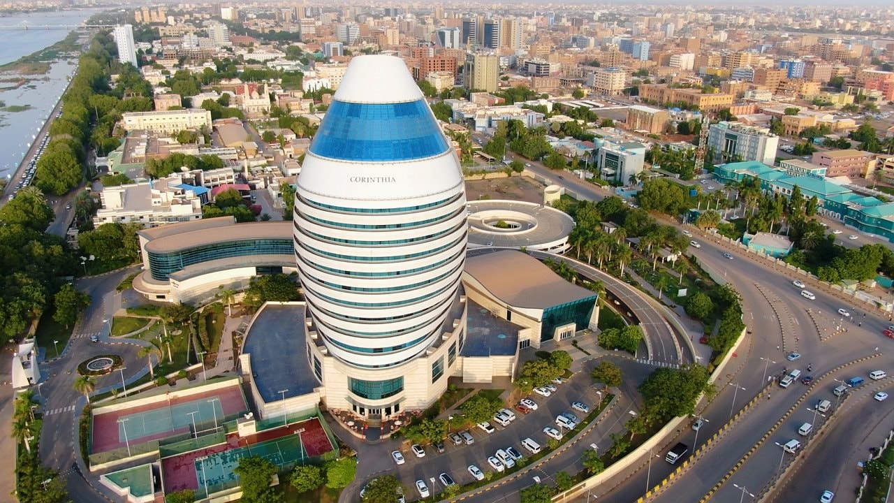Đây là quốc gia có mức nợ cao nhất thế giới, vượt 250% GDP, tăng trưởng âm - Ảnh 1. Đây là quốc gia có mức nợ cao nhất thế giới, vượt 250% GDP, tăng trưởng âm - Ảnh 1.