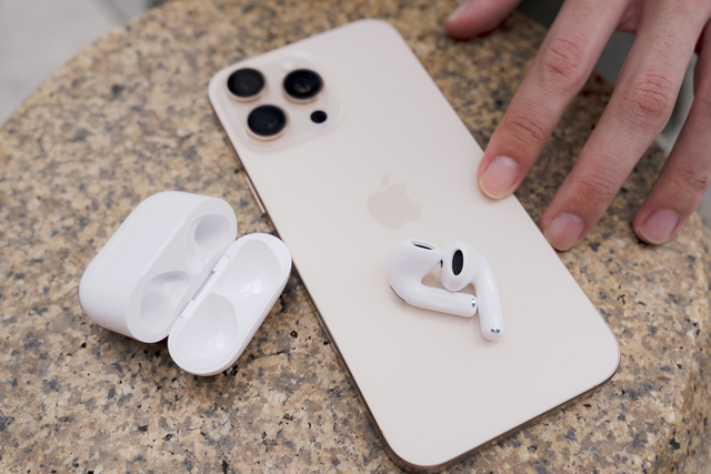 Giảm giá chưa từng có: Điện thoại iPhone, tai nghe, sạc dự phòng rẻ đến khó tin - Ảnh 2. Giảm giá chưa từng có: Điện thoại iPhone, tai nghe, sạc dự phòng rẻ đến khó tin - Ảnh 2.