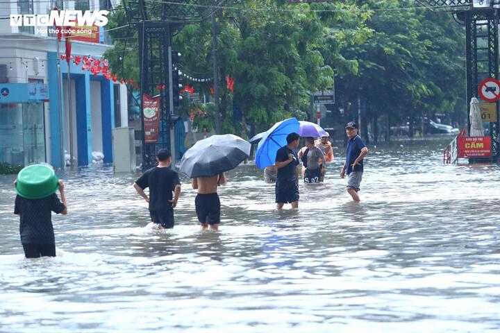 Biển Đông sắp đón áp thấp nhiệt đới gây mưa lớn dịp Quốc khánh 2 / 9 - Ảnh 2.
