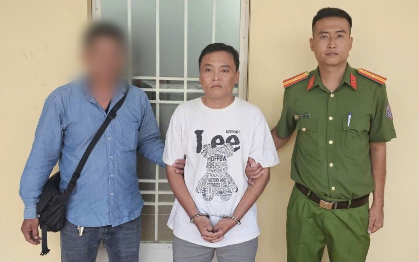 CLIP: H&agrave;nh vi của đối tượng trước khi cướp tiệm v&agrave;ng ở Đ&agrave; Nẵng - Ảnh 2.