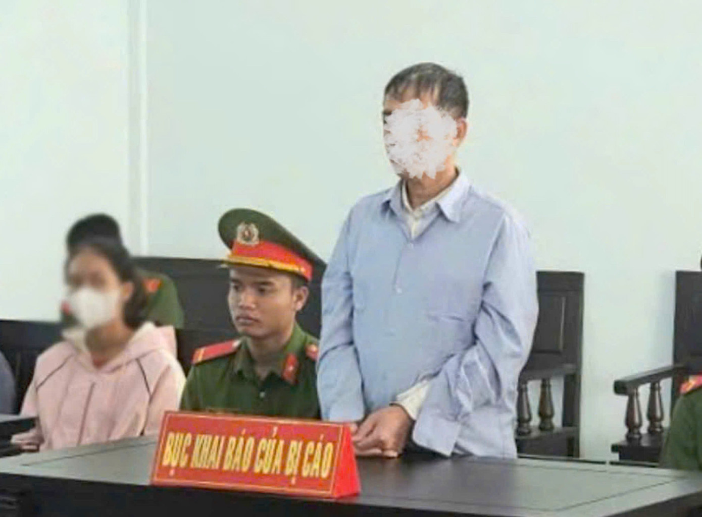 Yêu râu xanh lĩnh án 20 năm tù vì xâm hại trẻ em dưới 16 tuổi - Ảnh 1.