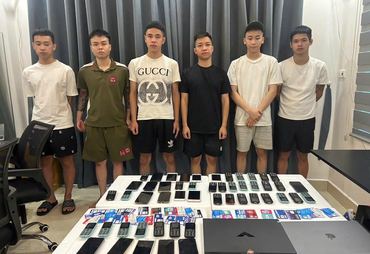 Triệt phá đường dây cho vay nặng lãi xuyên quốc gia siết nợ qua iCloud - Ảnh 1.