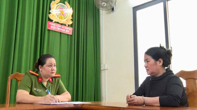 Khám xét nơi ở của Lâm Thị Thu Em và con trai - Ảnh 3.