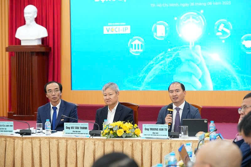 Phó Cục trưởng Cục Quản lý và Phát triển thị trường kể về "cuộc rượt đuổi cam go” ở Saigon Square- Ảnh 2. Phó Cục trưởng Cục Quản lý và Phát triển thị trường kể về "cuộc rượt đuổi cam go” ở Saigon Square- Ảnh 2.