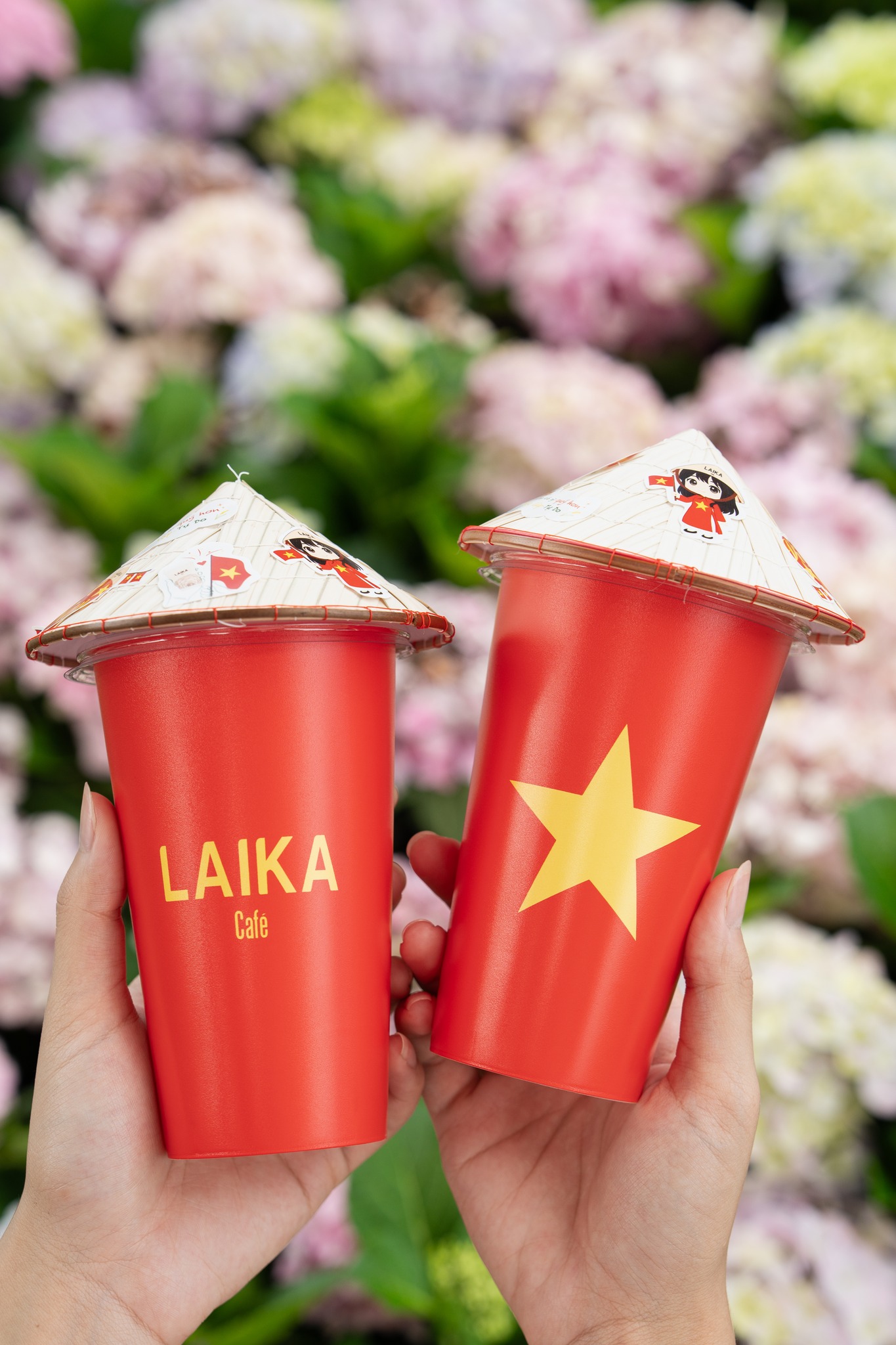 Quán cà phê "view xịn" mở từ 3h sáng cho khách xem diễu binh, có nơi dự tính "xuyên đêm": Nghe giá mà giật mình! - Ảnh 2. Quán cà phê "view xịn" mở từ 3h sáng cho khách xem diễu binh, có nơi dự tính "xuyên đêm": Nghe giá mà giật mình! - Ảnh 2.