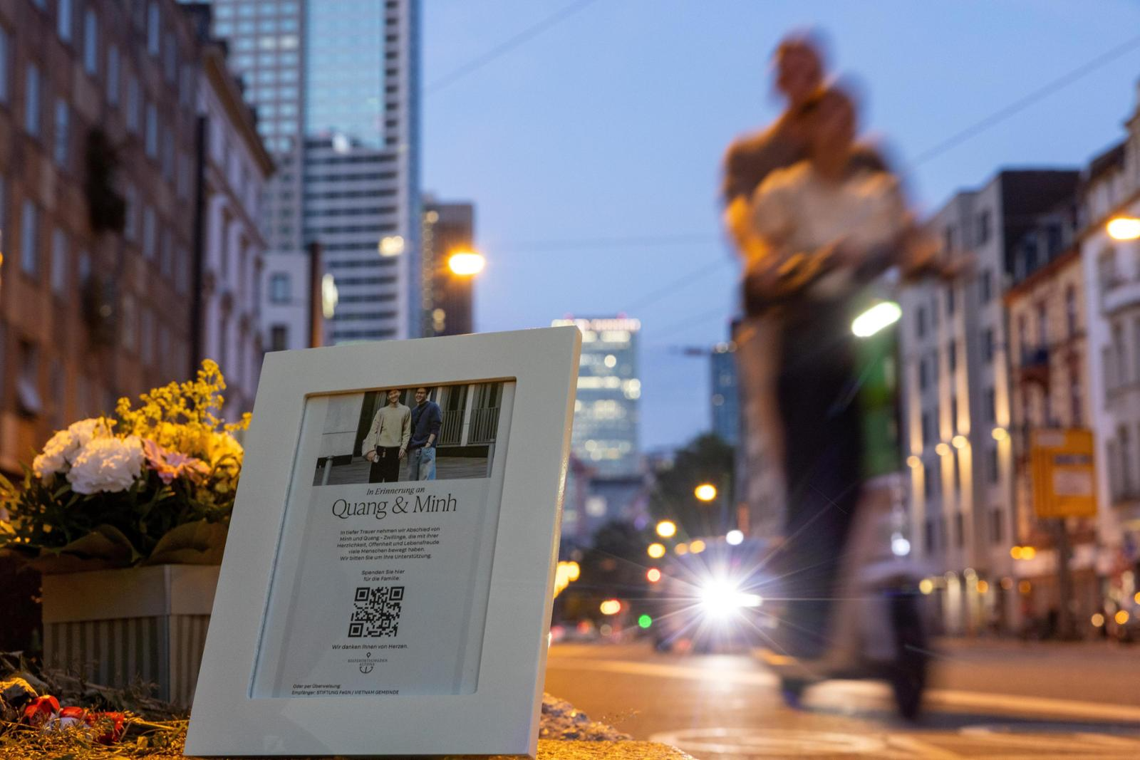 TikToker Bốp tỉnh lại sau gần 2 tháng hôn mê, khóc nức nở khi biết bạn thân song sinh người Việt đã qua đời- Ảnh 3.