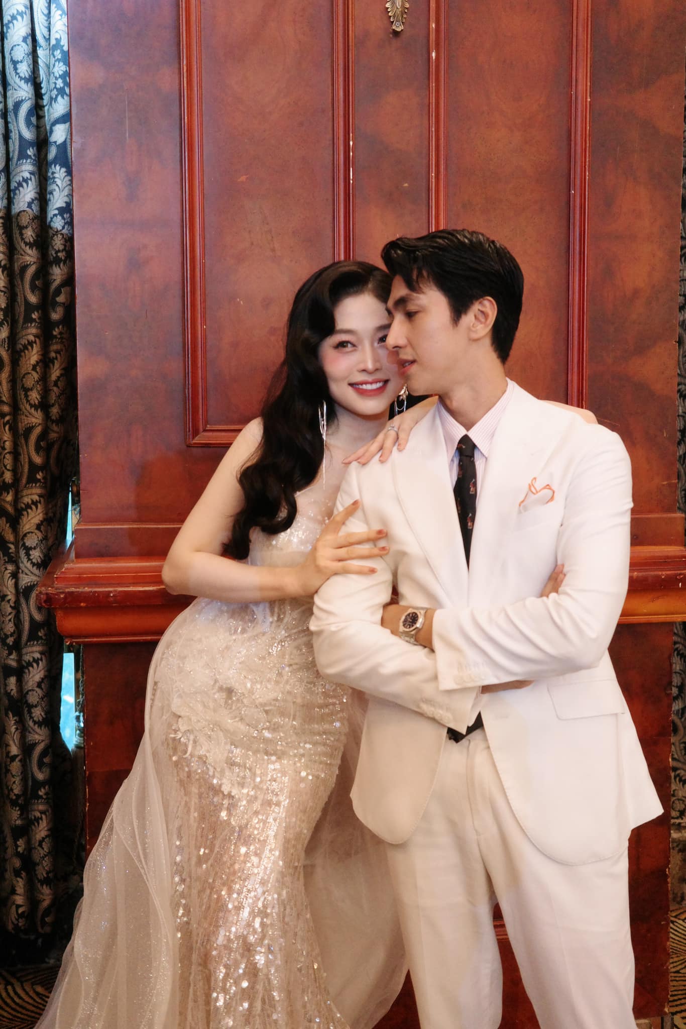 Chuyện gì đang xảy ra khiến Á hậu Phương Nga khóc nức nở còn Bình An thì bất lực? - Ảnh 4. Chuyện gì đang xảy ra khiến Á hậu Phương Nga khóc nức nở còn Bình An thì bất lực? - Ảnh 4.