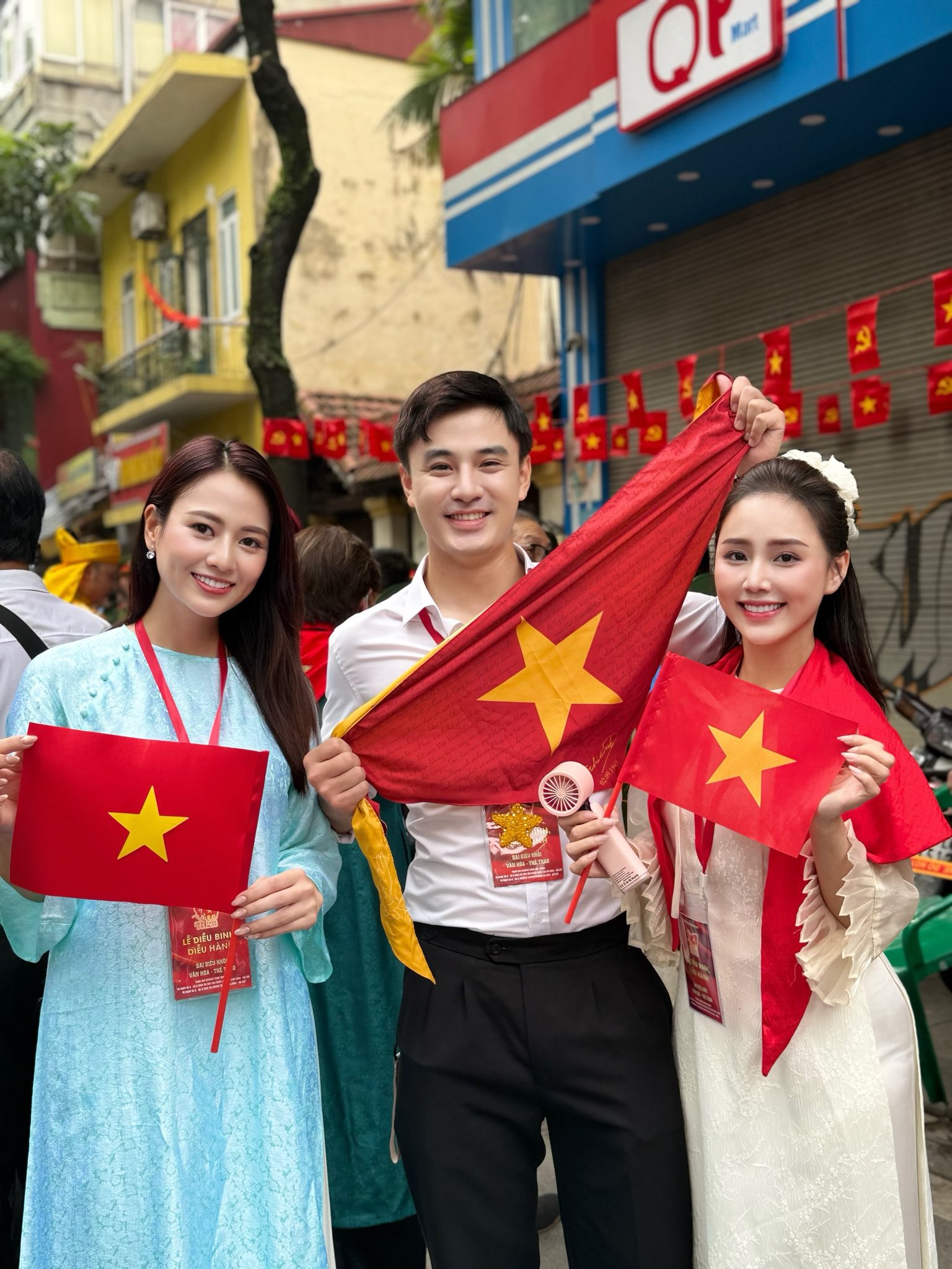 Việt Hoa tỏa sáng Tại Tổng hợp luyện A80 lần 3 với nhan sắc rực rỡ - Ảnh 5. Việt Hoa tỏa sáng Tại Tổng hợp luyện A80 lần 3 với nhan sắc rực rỡ - Ảnh 5.