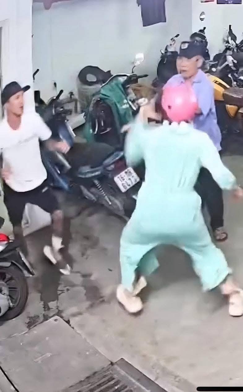 Cô gái võ thuật hạ gục thanh niên xăm trổ trong hầm để xe ở Hà Nội - Ảnh 3.