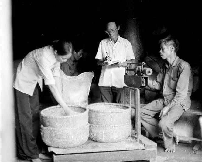 Kinh tế Việt Nam 80 năm: Cuộc ‘đại phẫu’ 1986 và quyết định lịch sử ‘đổi mới lần hai’ - Ảnh 2.