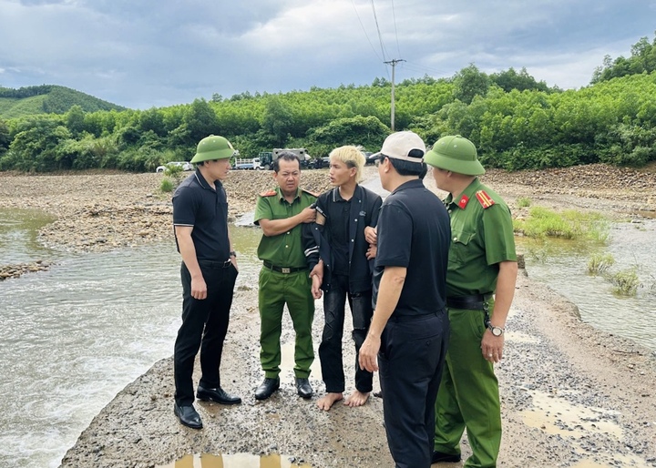 Nam thanh niên ở Quảng Trị bị bắn chết: Bắt 4 người liên quan đến vụ án - Ảnh 2. Nam thanh niên ở Quảng Trị bị bắn chết: Bắt 4 người liên quan đến vụ án - Ảnh 2.