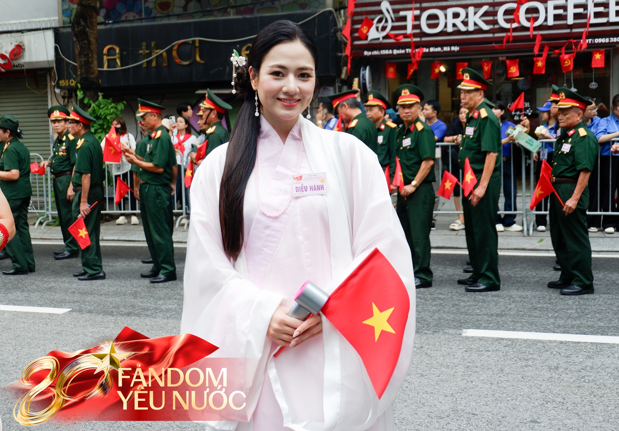 Việt Hoa tỏa sáng Tại Tổng hợp luyện A80 lần 3 với nhan sắc rực rỡ - Ảnh 1. Việt Hoa tỏa sáng Tại Tổng hợp luyện A80 lần 3 với nhan sắc rực rỡ - Ảnh 1.