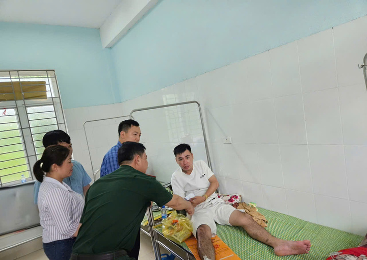 Nước sông Thanh Hóa vượt báo động 3 , khẩn cấp sơ tán dân trong bão số 5 - Ảnh 6. Nước sông Thanh Hóa vượt báo động 3 , khẩn cấp sơ tán dân trong bão số 5 - Ảnh 6.