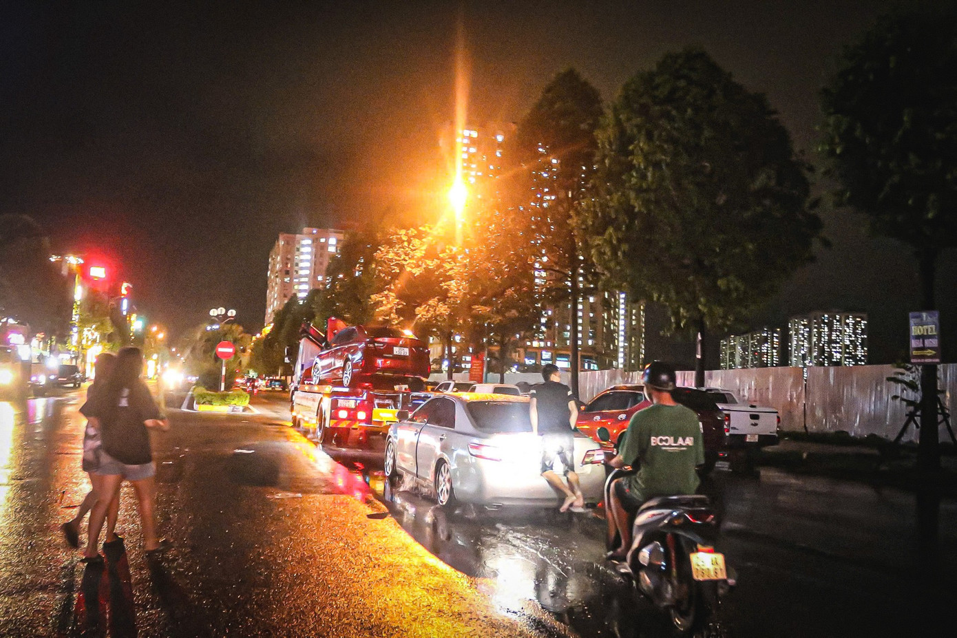 Hà Nội: Hàng trăm hộ dân ' làng ' biệt thự triệu đô gặp khó khăn vì mất điện , nước - Ảnh 10.