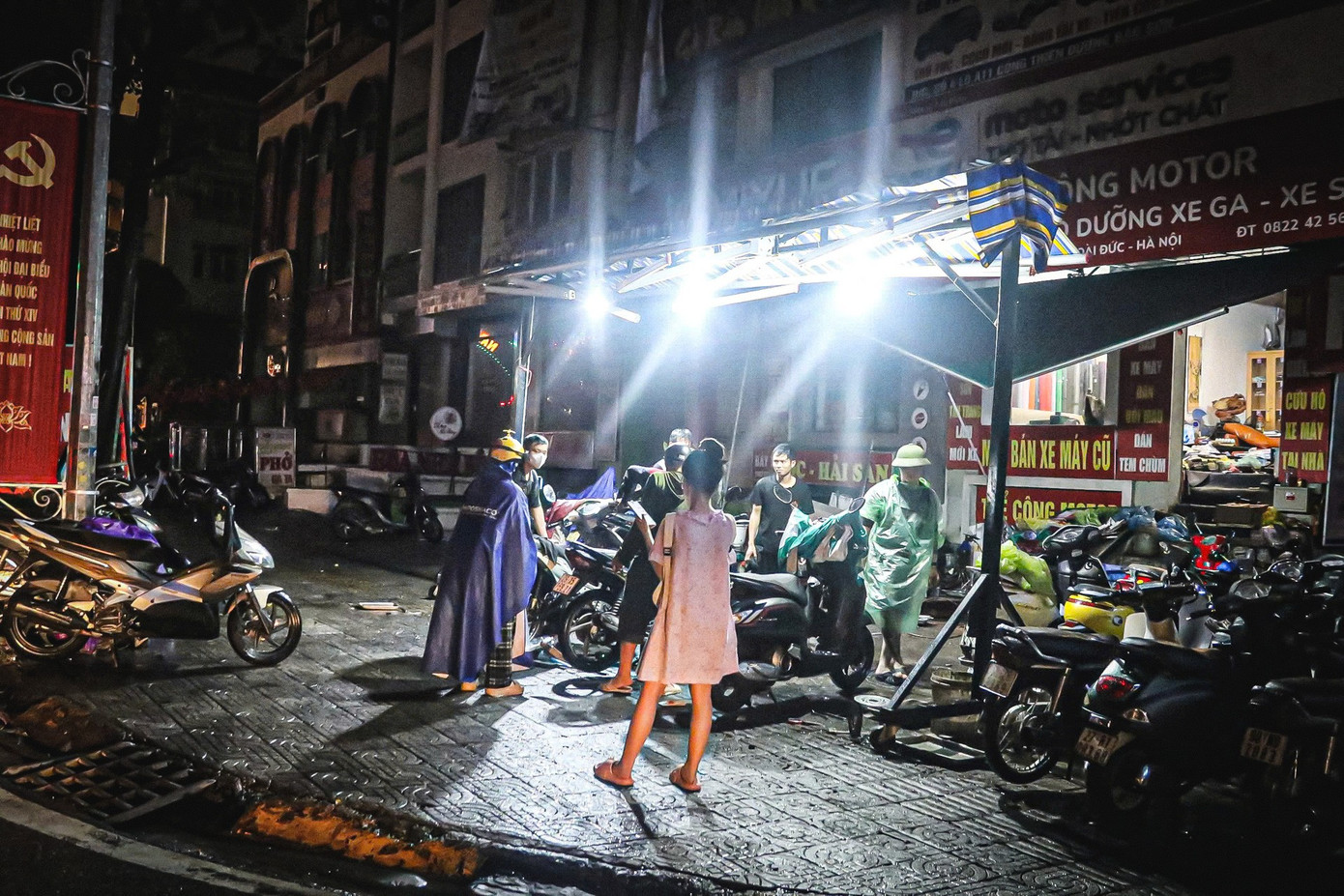 Hà Nội: Hàng trăm hộ dân ' làng ' biệt thự triệu đô gặp khó khăn vì mất điện , nước - Ảnh 11.