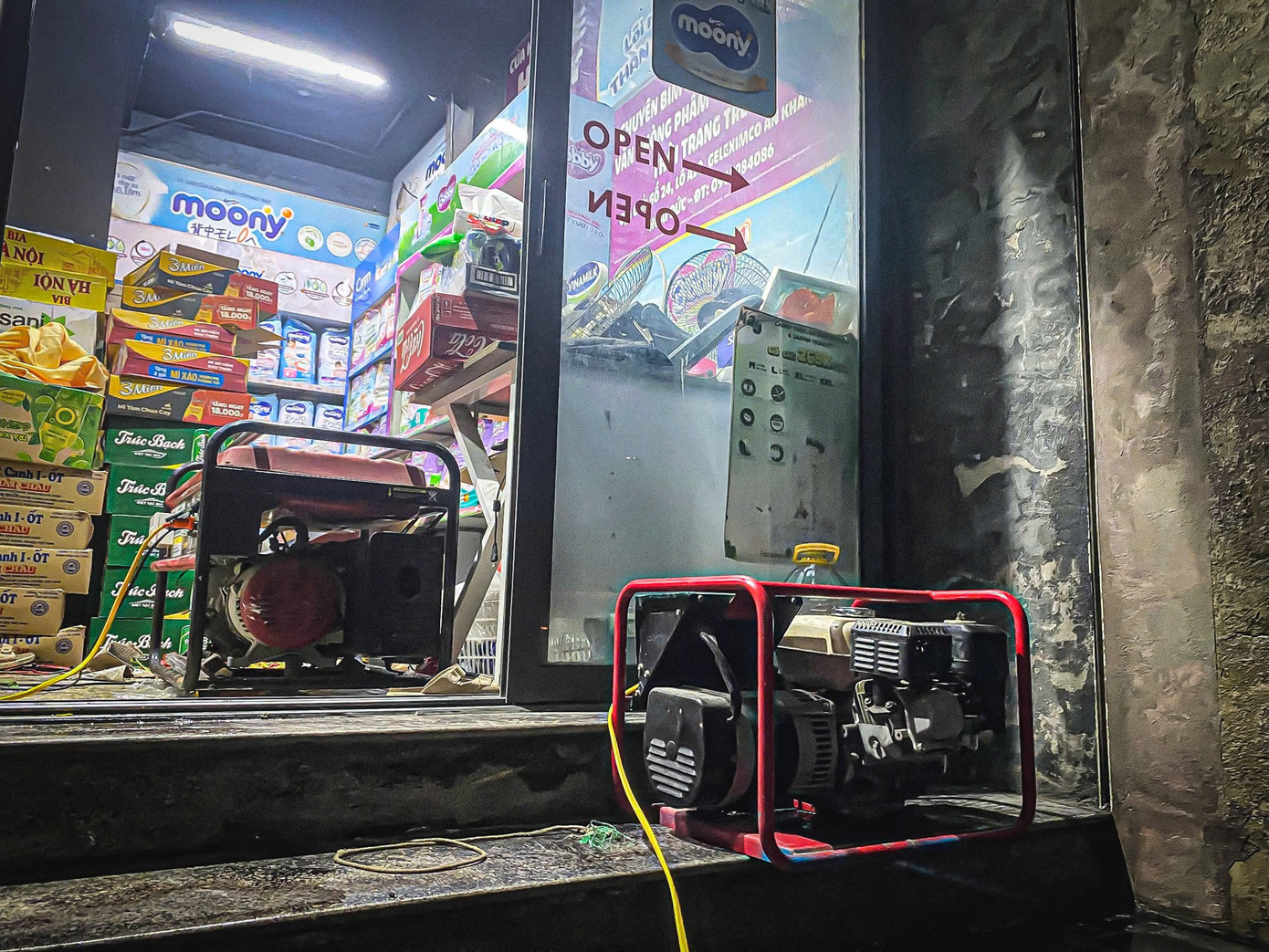 Hà Nội: Hàng trăm hộ dân ' làng ' biệt thự triệu đô gặp khó khăn vì mất điện , nước - Ảnh 6.