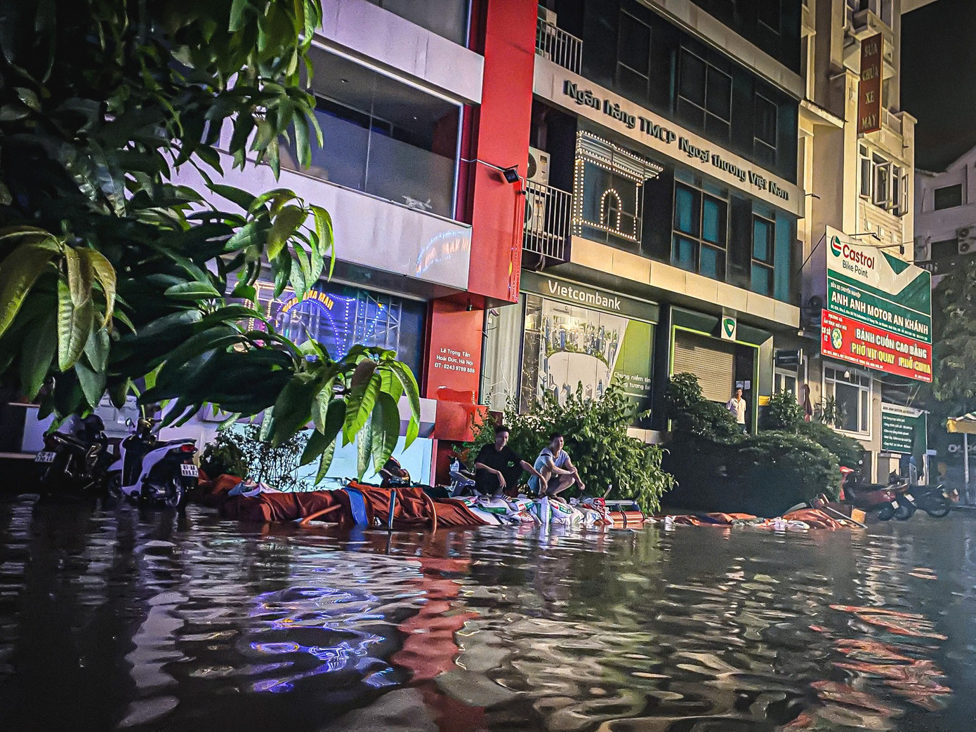 Hà Nội: Hàng trăm hộ dân ' làng ' biệt thự triệu đô gặp khó khăn vì mất điện , nước - Ảnh 7.