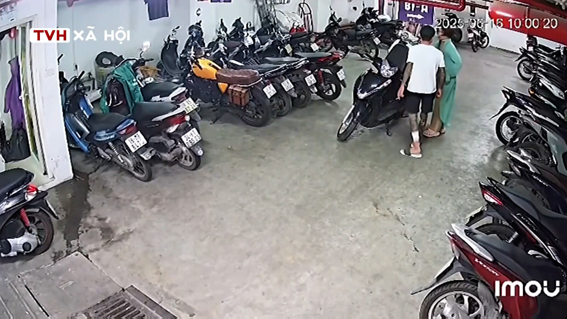 Nữ nhân viên văn phòng kể tường tận thời điểm "hạ gục" thanh niên xăm trổ trong hầm xe - Ảnh 1.