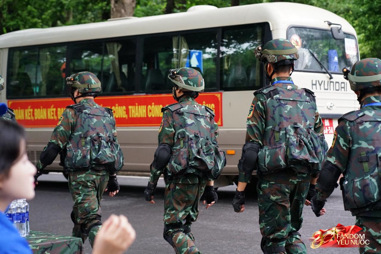 Các khối diễu binh đi qua từng tuyến đường trong tiếng hò reo của người dân: Tự hào quá Tổ quốc ơi!- Ảnh 102.