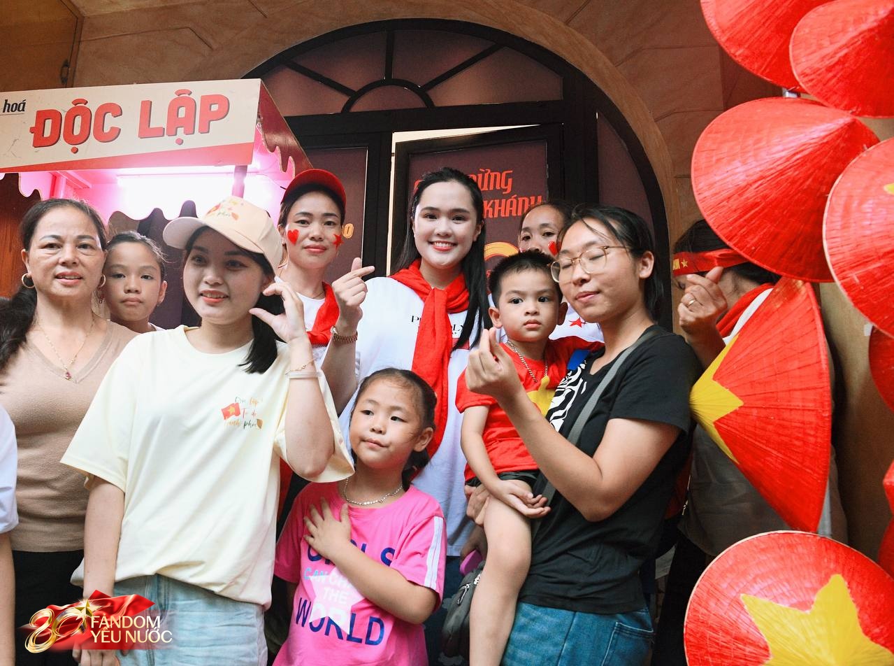 Vợ Duy Mạnh ra thông báo "sống còn" về "tạp hoá 0 đồng" dành cho bà con đi xem A80 - Ảnh 2. Vợ Duy Mạnh ra thông báo "sống còn" về "tạp hoá 0 đồng" dành cho bà con đi xem A80 - Ảnh 2.