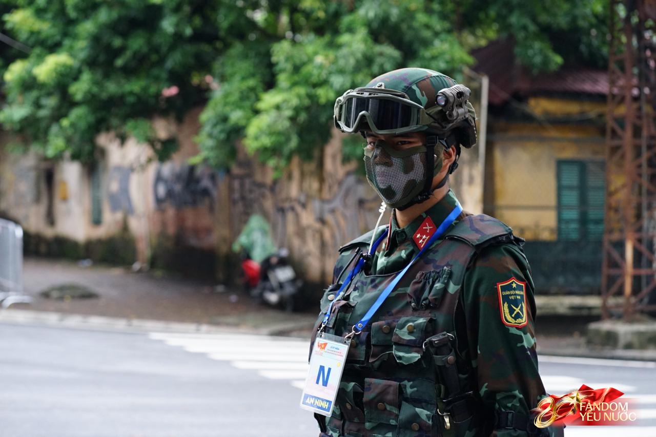 Các khối diễu binh đi qua từng tuyến đường trong tiếng hò reo của người dân: Tự hào quá Tổ quốc ơi!- Ảnh 99.
