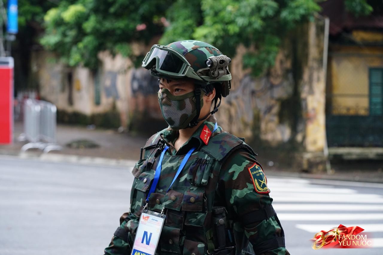 Cận cảnh lực lượng trinh sát đặc nhiệm bảo vệ an ninh cho buổi sơ duyệt diễu binh - Ảnh 4. Cận cảnh lực lượng trinh sát đặc nhiệm bảo vệ an ninh cho buổi sơ duyệt diễu binh - Ảnh 4.