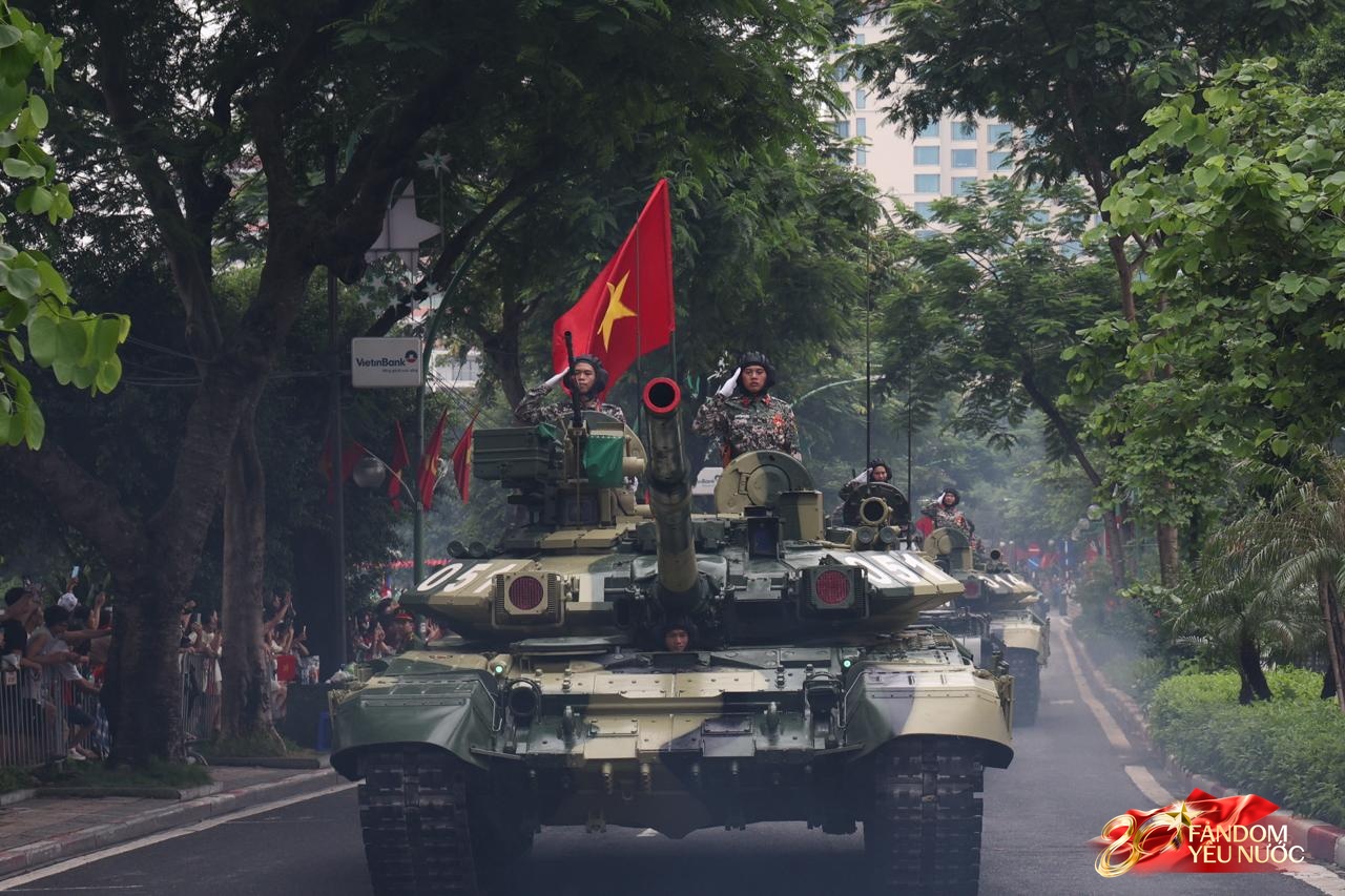 Các khối diễu binh đi qua từng tuyến đường trong tiếng hò reo của người dân: Tự hào quá Tổ quốc ơi!- Ảnh 61.