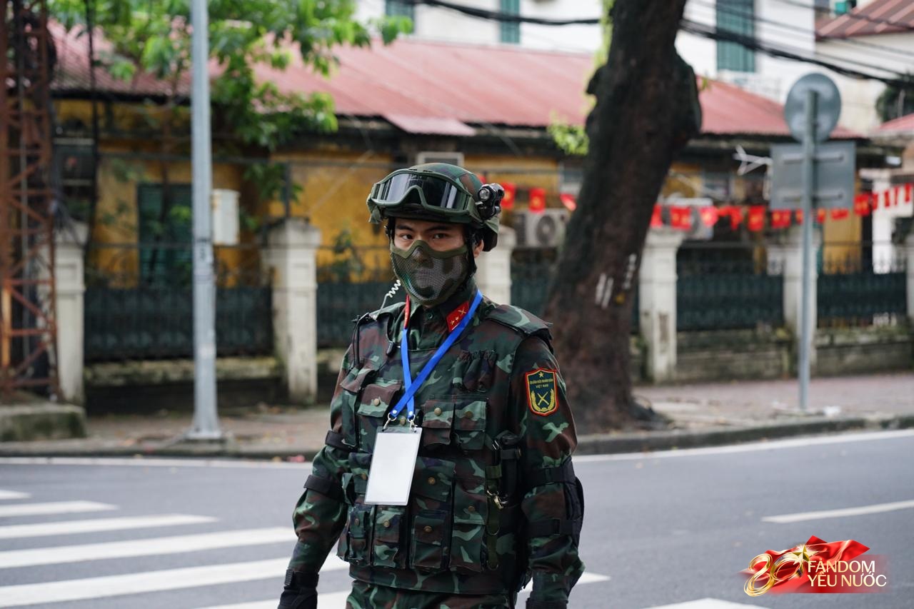 Cận cảnh lực lượng trinh sát đặc nhiệm bảo vệ an ninh cho buổi sơ duyệt diễu binh - Ảnh 5. Cận cảnh lực lượng trinh sát đặc nhiệm bảo vệ an ninh cho buổi sơ duyệt diễu binh - Ảnh 5.