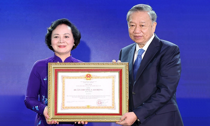 Tổng Bí thư Tô Lâm yêu cầu sàng lọc cán bộ vô cảm với Nhân dân - Ảnh 2. Tổng Bí thư Tô Lâm yêu cầu sàng lọc cán bộ vô cảm với Nhân dân - Ảnh 2.