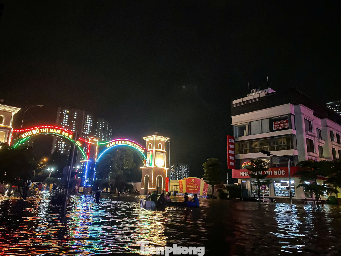 Hà Nội: Hàng trăm hộ dân ' làng ' biệt thự triệu đô gặp khó khăn vì mất điện , nước - Ảnh 1.