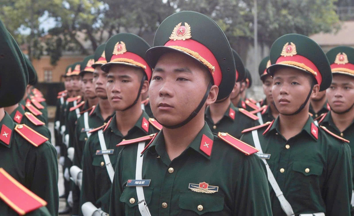 Chiến sĩ Phan Gia Huy nén nỗi đau mất bố hoàn thành nhiệm vụ diễu binh A80 - Ảnh 2. Chiến sĩ Phan Gia Huy nén nỗi đau mất bố hoàn thành nhiệm vụ diễu binh A80 - Ảnh 2.