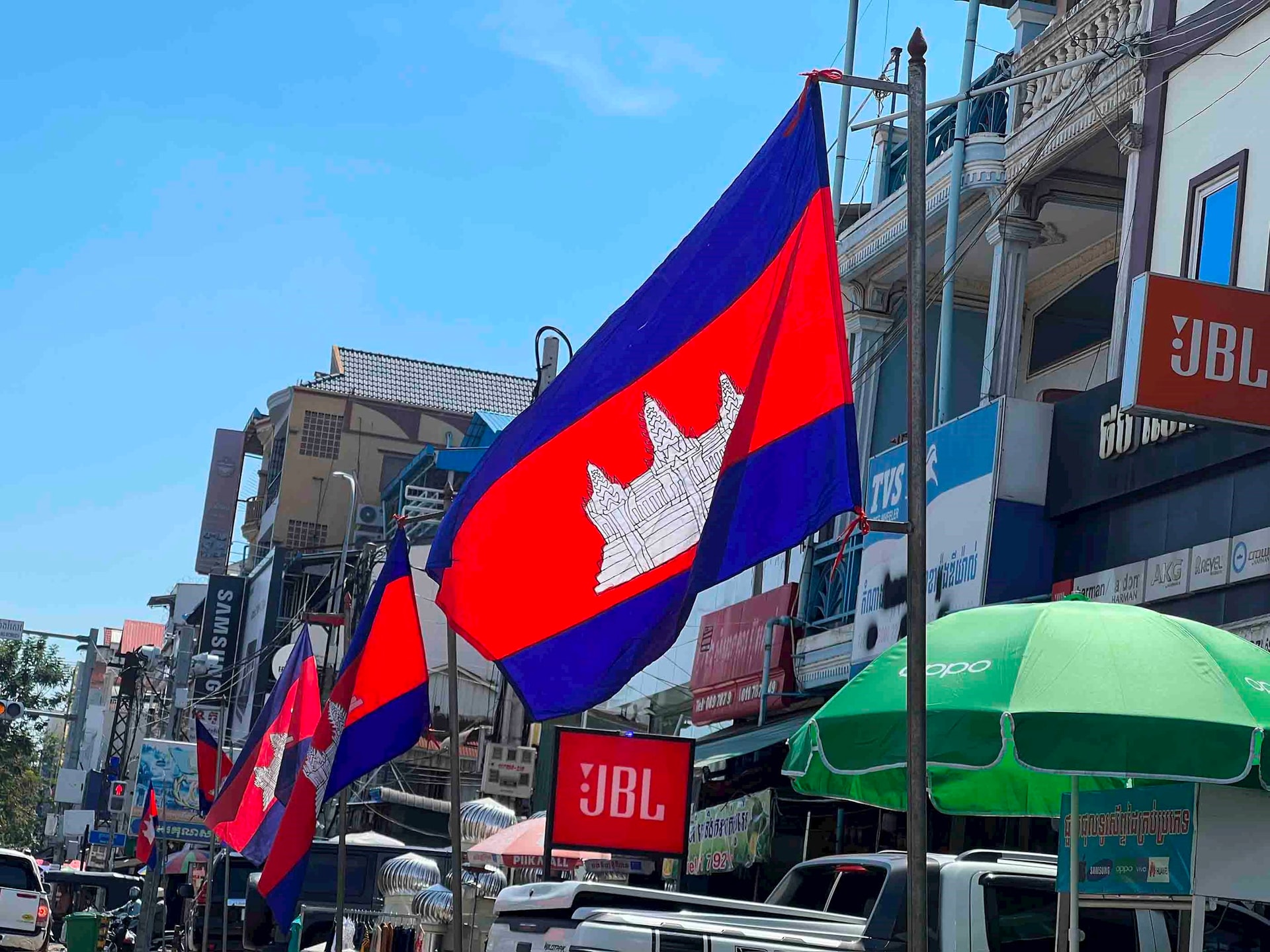 Người dân khắp thế giới đến Campuchia thời gian này phải lưu ý, một hãng bay Việt Nam cũng đã ra thông báo - Ảnh 1.