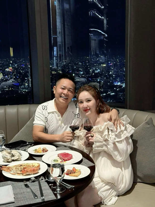 Nữ nghệ sĩ sở hữu biệt thự 2 mặt tiền ở TP.HCM, được đại gia chiều như công chúa, U40 đẹp căng tràn- Ảnh 3. Nữ nghệ sĩ sở hữu biệt thự 2 mặt tiền ở TP.HCM, được đại gia chiều như công chúa, U40 đẹp căng tràn- Ảnh 3.
