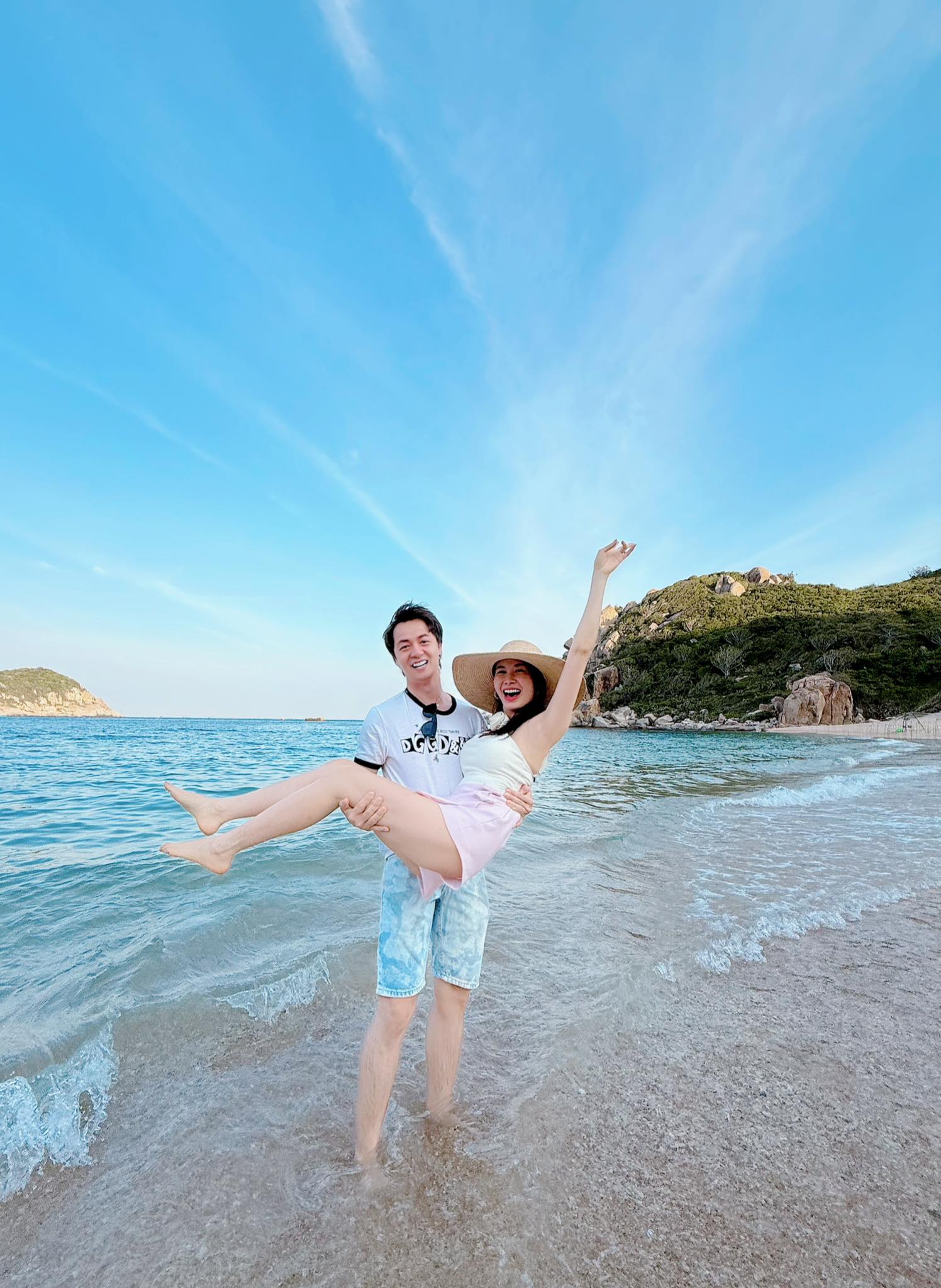 Nam nghệ sĩ sở hữu biệt thự 2 mặt tiền 50 tỷ ở TP.HCM, cưới hot girl Hà thành, sinh 3 con trai - Ảnh 11. Nam nghệ sĩ sở hữu biệt thự 2 mặt tiền 50 tỷ ở TP.HCM, cưới hot girl Hà thành, sinh 3 con trai - Ảnh 11.