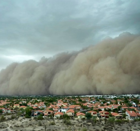 B&atilde;o bụi "nuốt chửng" một th&agrave;nh phố ở Mỹ: Video ghi lại khung cảnh kh&ocirc;ng tưởng - Ảnh 3.