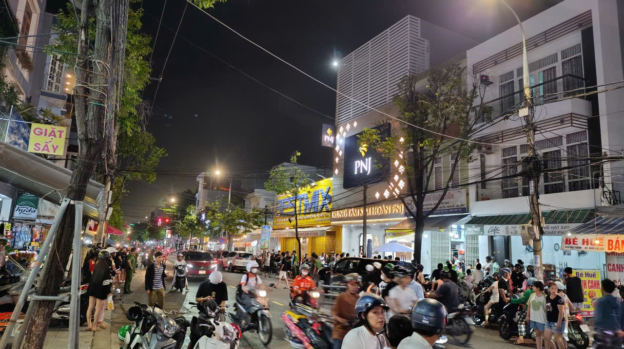 Trưởng ph&ograve;ng Cảnh s&aacute;t h&igrave;nh sự Đ&agrave; Nẵng kể qu&aacute; tr&igrave;nh truy bắt nghi phạm cướp tiệm v&agrave;ng - Ảnh 2.