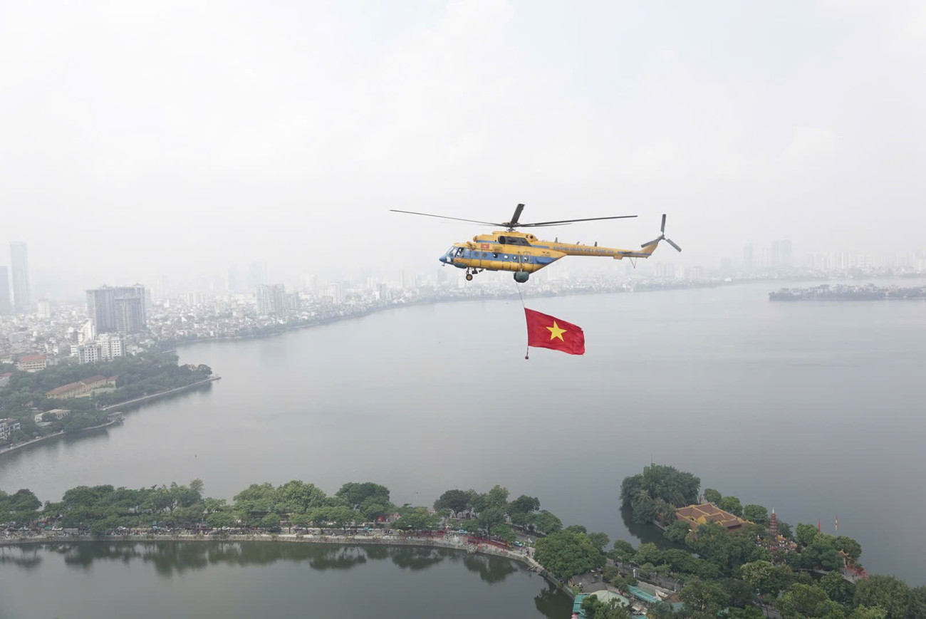 Bay cùng Không quân Việt Nam kỷ niệm 80 năm Cách mạng tháng Tám và Quốc khánh 2 / 9 - Ảnh 5. Bay cùng Không quân Việt Nam kỷ niệm 80 năm Cách mạng tháng Tám và Quốc khánh 2 / 9 - Ảnh 5.